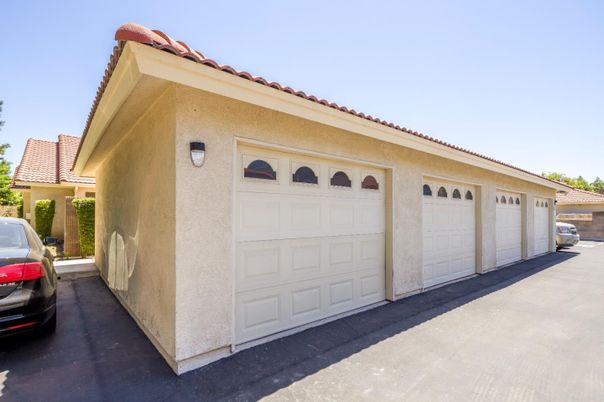 Detached Garage, Exterior