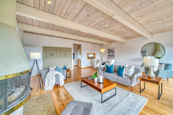 Dining room, Interior, Living room, Pendant Lights, Wooden Beams, Wooden Ceilings, Wood Texture Flooring