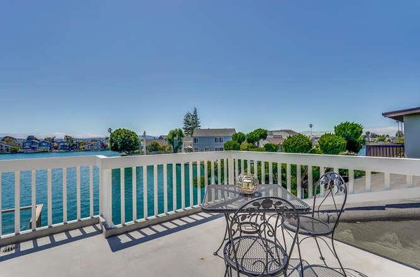 Exterior, Pool, Water