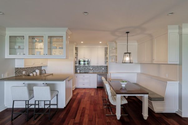 Dining room, Interior, Kitchen, Pendant Lights, Recessed Lighting, Wood Texture Flooring