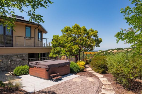 Exterior, Hot Tub