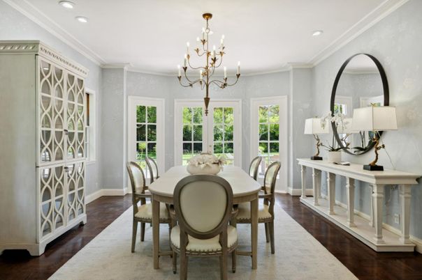 Chandelier, Dining room, Interior, Recessed Lighting, Wood Texture Flooring