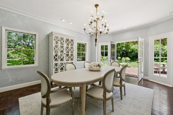 Chandelier, Dining room, Interior, Recessed Lighting, Wood Texture Flooring
