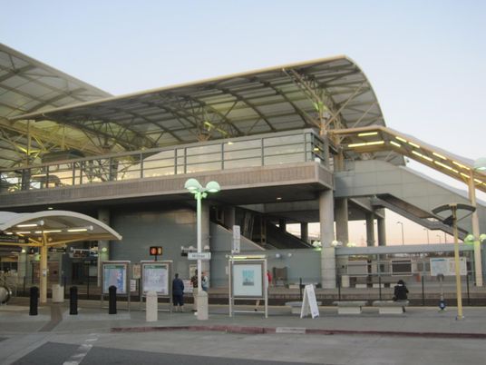 Exterior, Facade, Modern