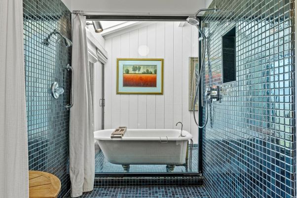Bathroom, Free Standing Baths, Interior