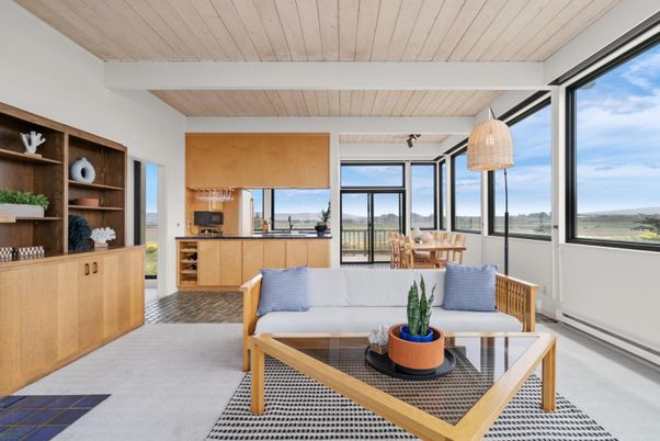 Dining room, Interior, Living room, Water