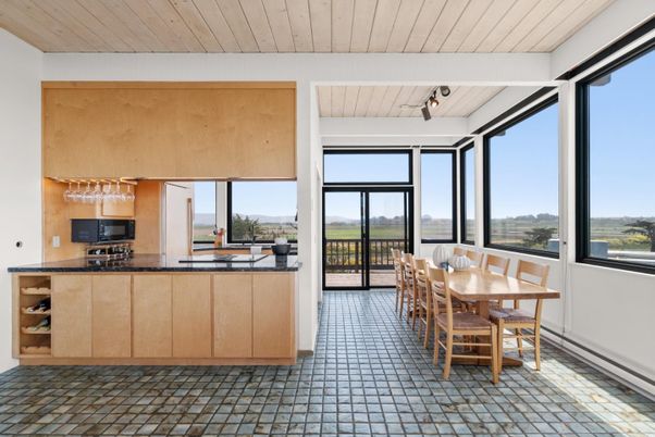 Dining room, Interior, Kitchen, Water