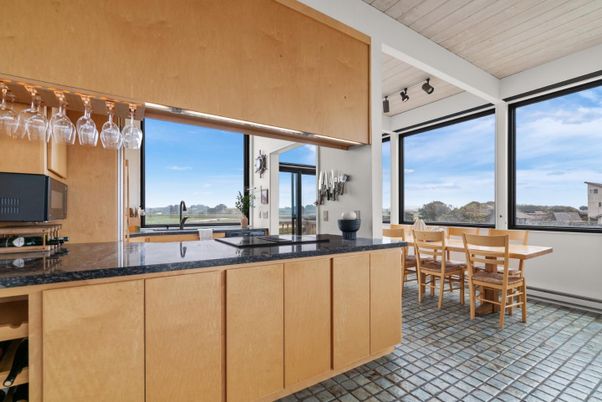 Dining room, Interior, Kitchen, Water