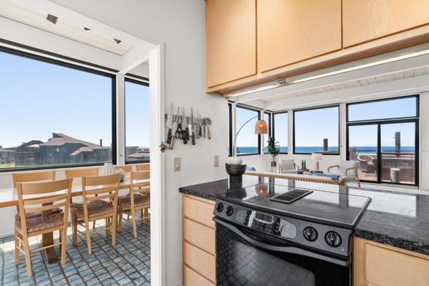 Dining room, Interior, Kitchen, Water