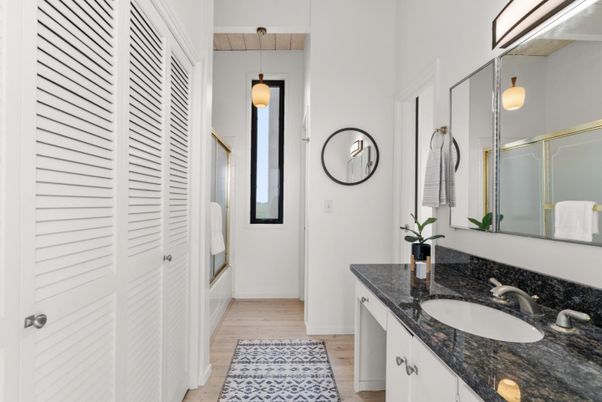 Bathroom, Interior, Pendant Lights, Wood Texture Flooring