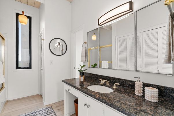 Bathroom, Interior, Pendant Lights, Wood Texture Flooring