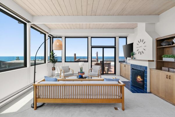 Fireplace, Interior, Living room, Water