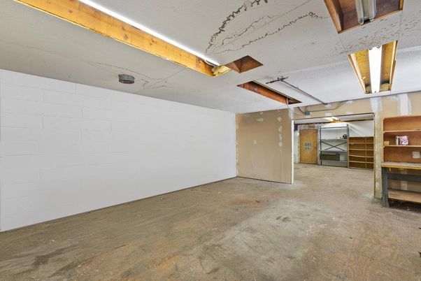 Garage, Interior