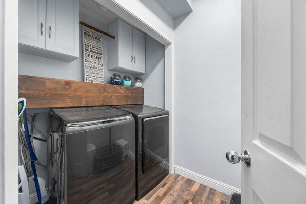Interior, Washer, Wood Texture Flooring