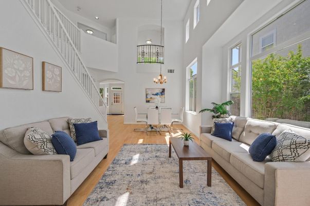 Chandelier, Dining room, Interior, Living room, Pendant Lights, Recessed Lighting, Wood Texture Flooring
