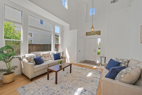 Interior, Living room, Pendant Lights, Wood Texture Flooring