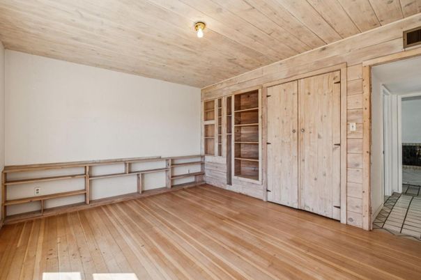 Empty room, Interior, Wooden Ceilings, Wood Texture Flooring, Wooden Walls