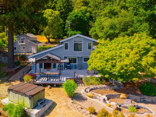 Exterior, Hot Tub