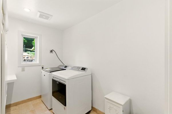 Interior, Recessed Lighting, Washer