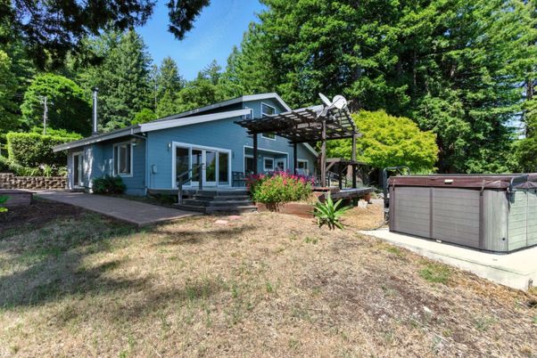 Backyard, Exterior, Hot Tub