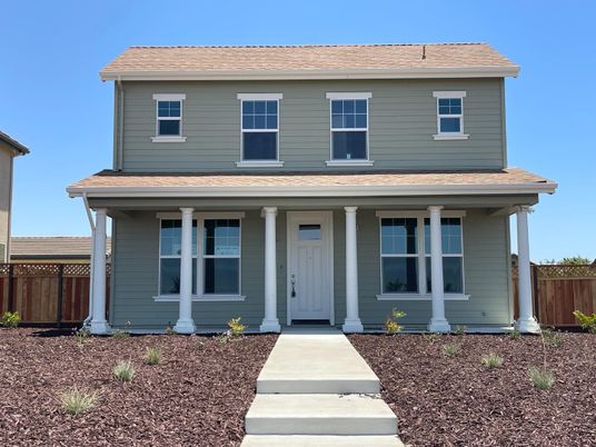 Exterior, Facade, American Foursquare
