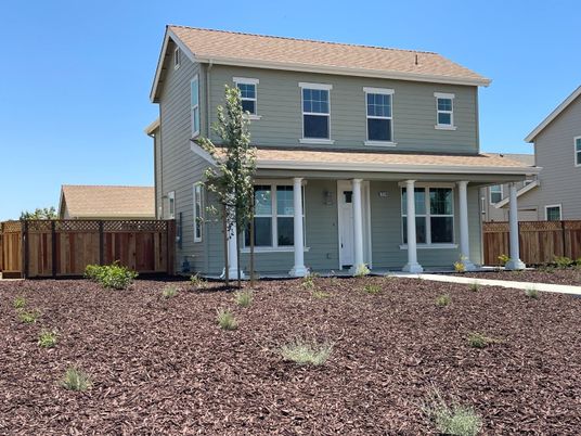 Exterior, Facade, American Foursquare