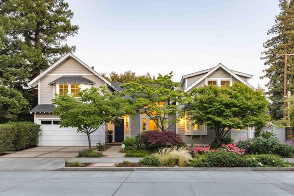 Attached, Exterior, Facade, American Craftsman