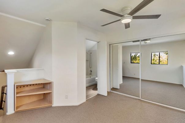 Bathroom, Empty room, Interior, Recessed Lighting