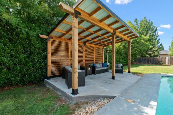 Backyard, Exterior
