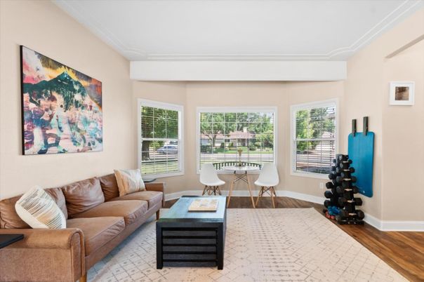 Fitness Equipment, Interior, Living room, Wood Texture Flooring