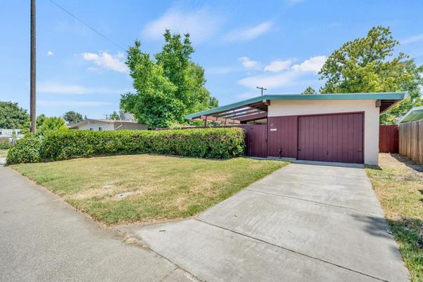 Backyard, Detached Garage, Exterior