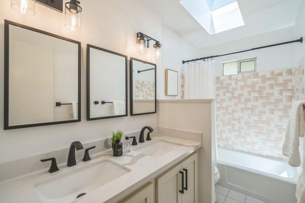 Bathroom, Dual Sink Vanities, Interior