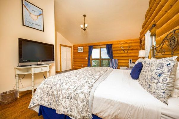 Bedroom, Interior, Pendant Lights, Wood Texture Flooring, Wooden Walls