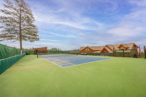 Exterior, Tennis Courts