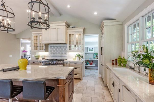 Chandelier, Interior, Kitchen, Recessed Lighting, Stainless Steel Appliances