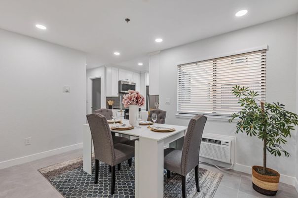 Dining room, Interior, Kitchen, Recessed Lighting