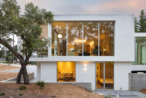 Exterior, Facade, Modern
