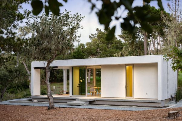 Backyard, Exterior, Facade, Modern