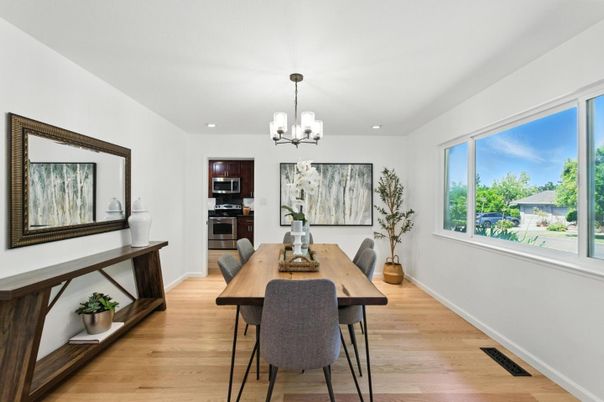 Chandelier, Dining room, Interior, Recessed Lighting, Wood Texture Flooring