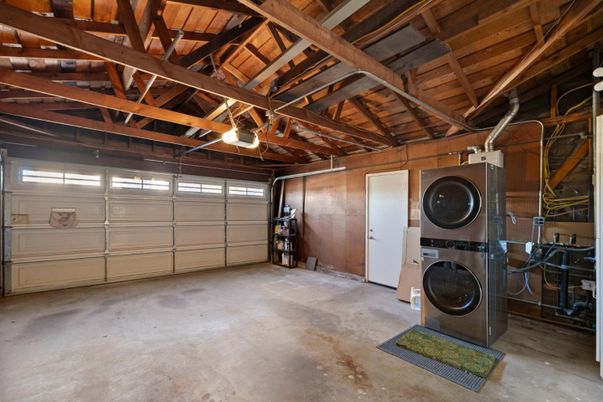 Garage, Interior, Washer, Wooden Beams, Wooden Ceilings