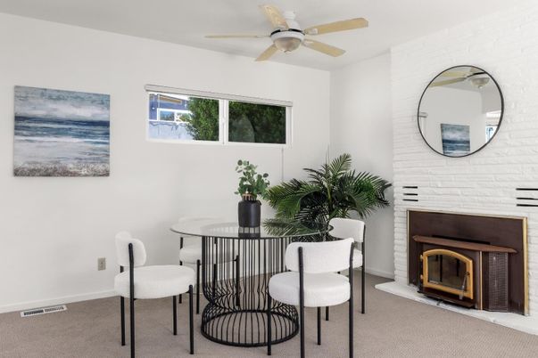 Dining room, Fireplace, Interior