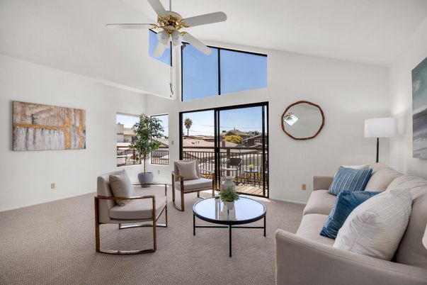 Interior, Living room, Water