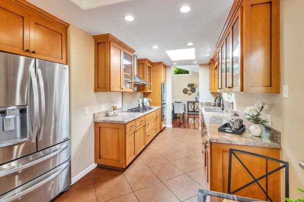 Dining room, Interior, Kitchen, Recessed Lighting, Stainless Steel Appliances