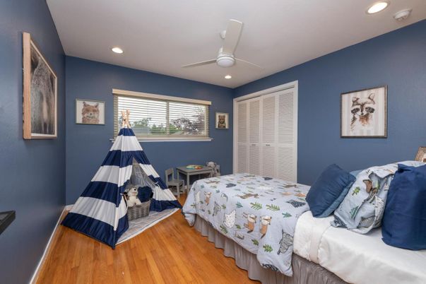 Bedroom, Interior, Recessed Lighting, Wood Texture Flooring