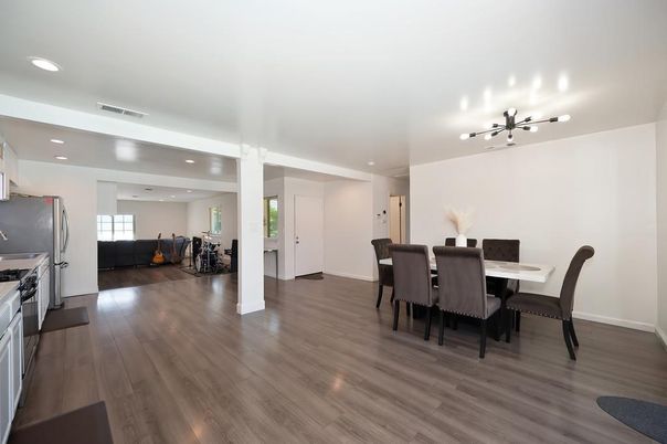 Dining room, Interior, Kitchen, Pendant Lights, Recessed Lighting, Wood Texture Flooring