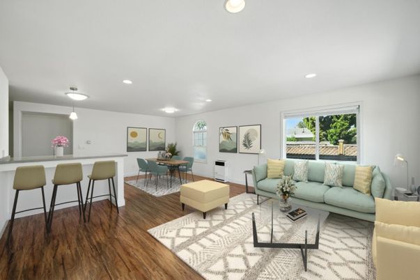 Dining room, Interior, Living room, Pendant Lights, Recessed Lighting, Wood Texture Flooring