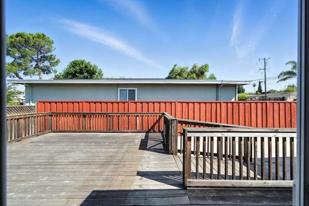 Exterior, Wood Texture Flooring