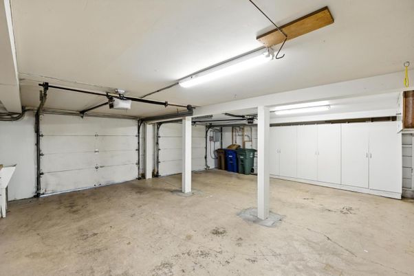 Garage, Interior