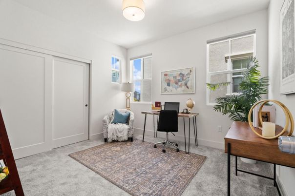 Home Office, Interior
