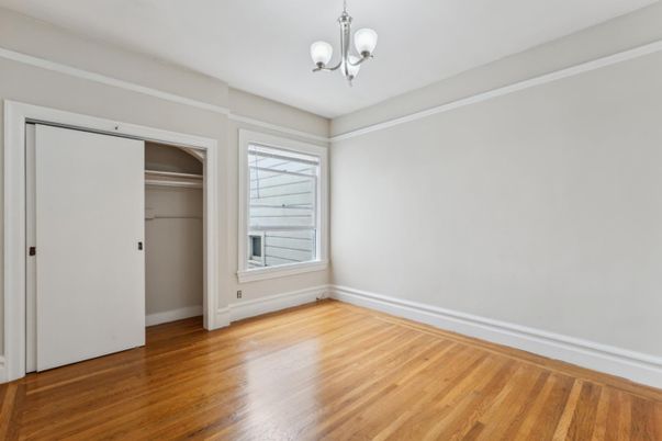 Chandelier, Empty room, Interior, Wood Texture Flooring